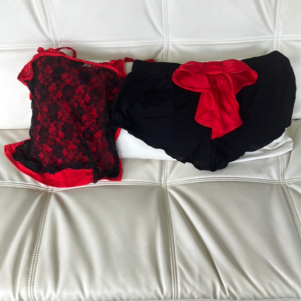 Sofia by Sofia Vergara Lace Shorts Set Red and Black